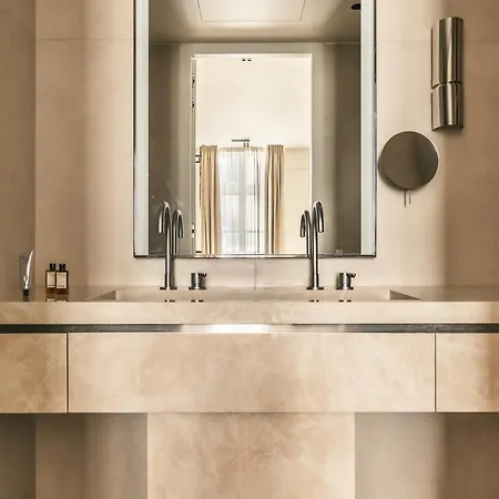 Mondovi Luxury