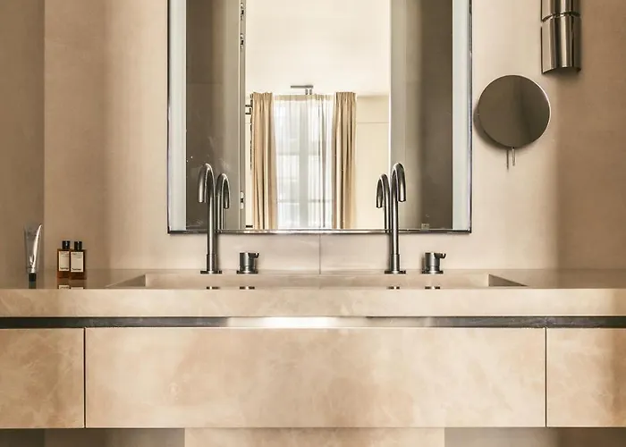 Mondovi Luxury