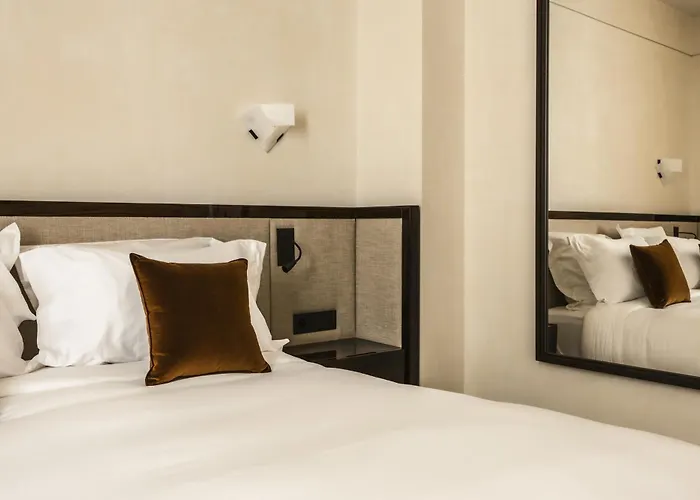 Mondovi Luxury Париж