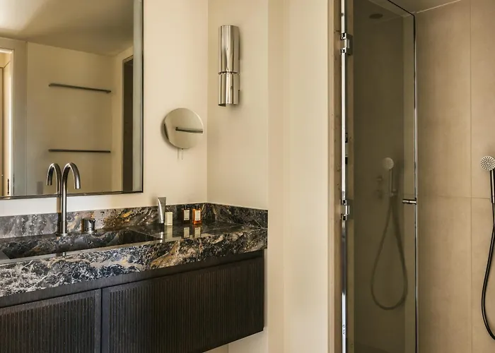 Mondovi Luxury 5* Париж